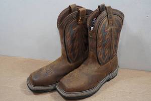 lot 10 image: Red Wing Mens Slip-On Work Boots - Size 9.5