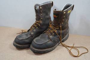 lot 17 image: Thorogood Mens Work Boots - Size 11