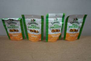 lot 40 image: 4 Greenies Pill Pocket Treats