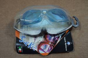 lot 62 image: Aqua Sphere Seal Kid Mask