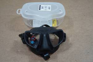 lot 71 image: Cressi Atom Mask