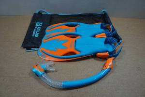 lot 73 image: Cressi Blulove Kids Snorkel and Fins - LXL