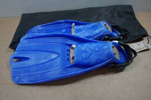 lot 76 image: Scuba Pro Go Fins - ML