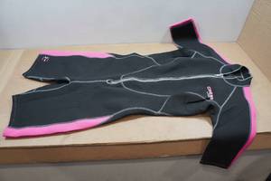 lot 84 image: Cressi Lido Womens 2mm Wetsuit - XXL6, Pink