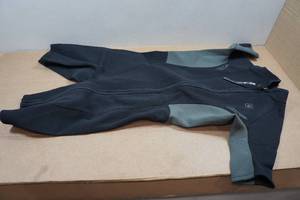 lot 85 image: Seaskin Wetsuit - Large