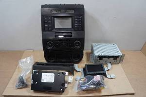 lot 129 image: 2015 F Series 4 Radio with CD and Backup Camera