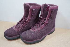 lot 135 image: Nike Jordan Future Boots - Size 11