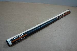lot 141 image: Pure X Pool Cue - 18oz
