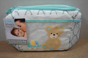 lot 147 image: Tender Kisses Insulated Bottle Bag
