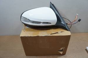 lot 170 image: 2015-2021 Mercedes Benz White Side Mirror