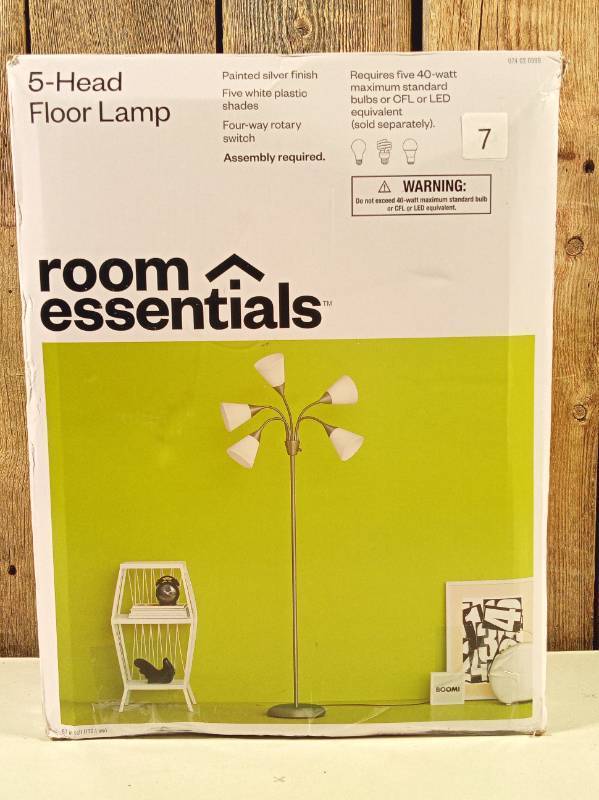 lot 7 image: Room Essentials - 5 head floor lamp