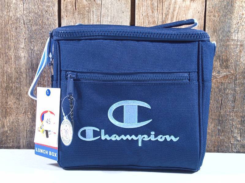 lot 45 image: Champion Estate Lunch Kit - Navy Blue