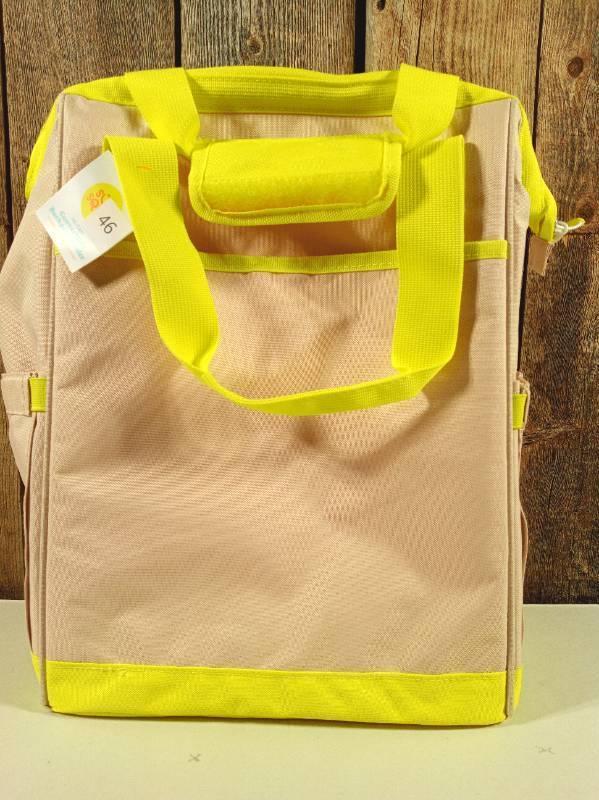 lot 46 image: Backpack Cooler - Sun Squad