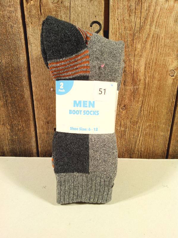 lot 53 image: Men Boot Socks 2 Packs (set of 4)