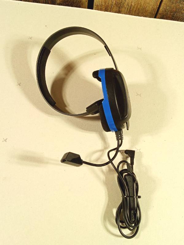 lot 71 image: Turtle Beach Headset, BlackBlue