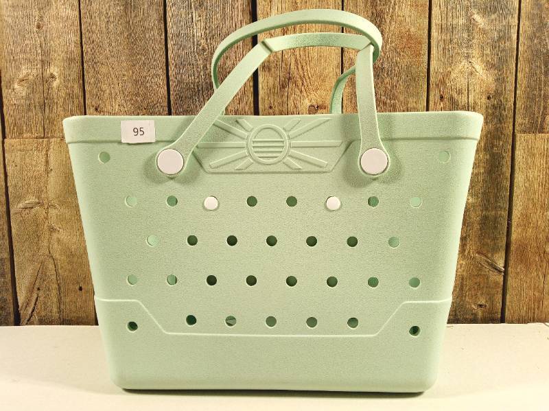 lot 95 image: Beachcomber Beach & Pool Bag, Mint