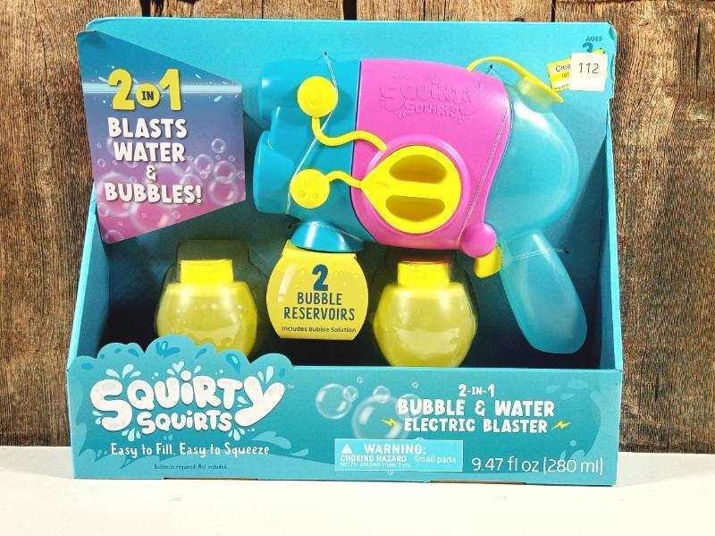 lot 112 image: Squirty Squirts 2-in-1 Bubble & Water Electric Blaster