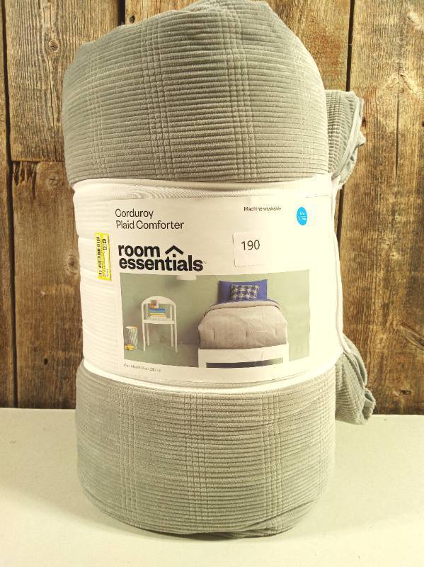 lot 190 image: TwinXL Twin Corduroy Plaid Comforter Gray - Room Essentials