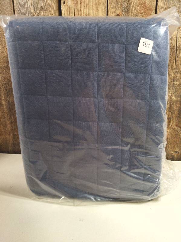 lot 191 image: Jersey Quilt - Room Essentials