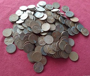 lot 15 image: (200) Wheat Pennies