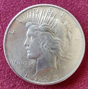 lot 80 image: Nice 1925 Peace Dollar