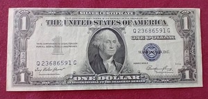 lot 89 image: 1935 Silver Certificate $1 Note