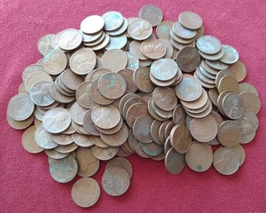 lot 100 image: (200) Wheat Pennies