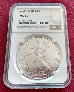 lot 121 image: 1924 American Silver Eagle - NGC MS69
