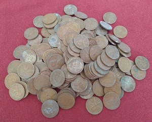 lot 144 image: (200) Wheat Pennies