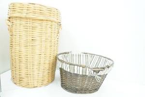 lot 10 image: Wicker Hamper and Canvas Lined Basket