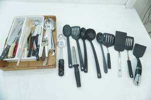 lot 12 image: Kitchen Utensils Lot
