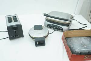 lot 21 image: GE 4 in 1 Grill, Stainless Steel Toaster, Stainless Waffle Maker