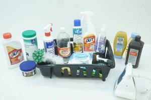 lot 23 image: Cleaning Lot, Bathroom Products