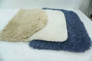 lot 28 image: 3 Rugs