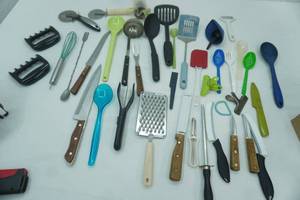 lot 88 image: Kitchen Utensils Lot