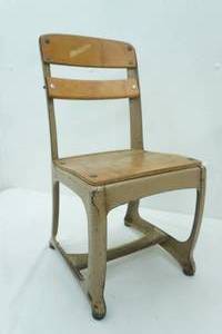 lot 114 image: Vintage Childs Size School Chair