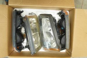 lot 115 image: 2006 Chevy Silverado Headlights
