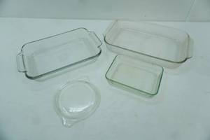 lot 157 image: Glass Bakeware Lot