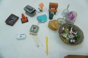 lot 158 image: Novelty Variety Lot. Collectibles