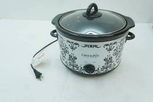 lot 170 image: Crock-Pot 4.5qt. Black and White damask pattern