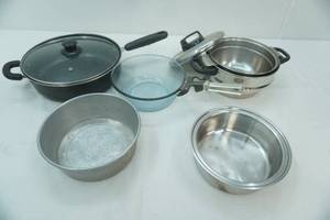 lot 178 image: Pots, Pans, and Lids