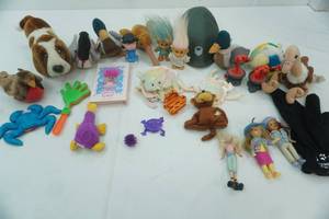 lot 187 image: Stuffed Animals and Other Toys