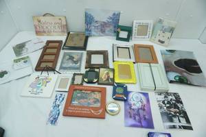 lot 190 image: Picture Frames, Wall Decor, Shadow Box Frames, Gift Set
