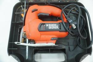 lot 195 image: Black & Decker Jig Saw and case (plug-in)
