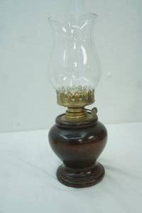 lot 200 image: Vintage-Style Oil Lamp with a wooden base