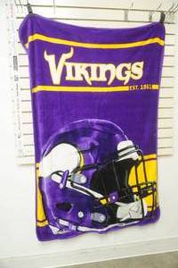 lot 203 image: Vikings Plush Throw Blanket (NEWLIKE NEW)