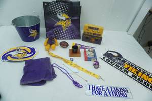 lot 273 image: Minnesota Vikings Collectibles
