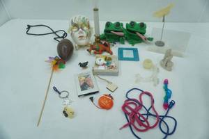 lot 280 image: Collectibles and Variety Lot