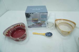 lot 289 image: NEW Ceramic Bowl Set, Ceramic Soup And Cracker Dishes, NEW set of 6 colorful soup spoons