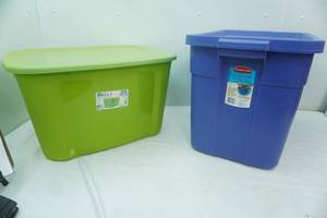 lot 312 image: 2 totes with lids